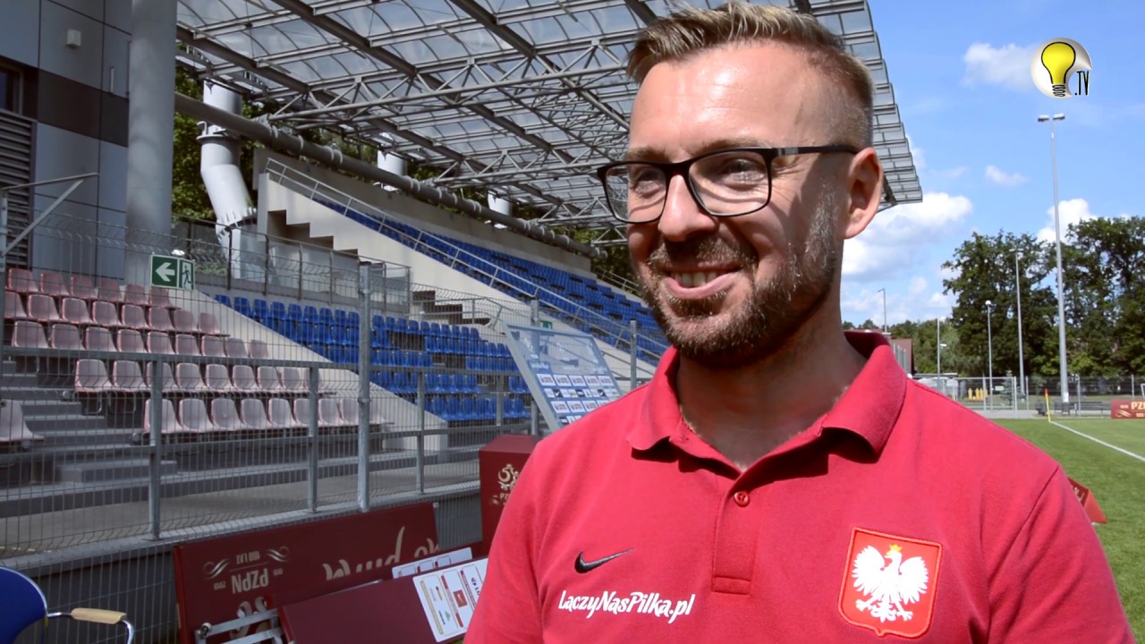 DZIEWCZYNY W NATARCIU