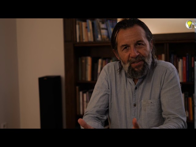 Historia zaginionych światów: rozmowa z KRZYSZTOFEM CZYŻEWSKIM o Małym centrum świata